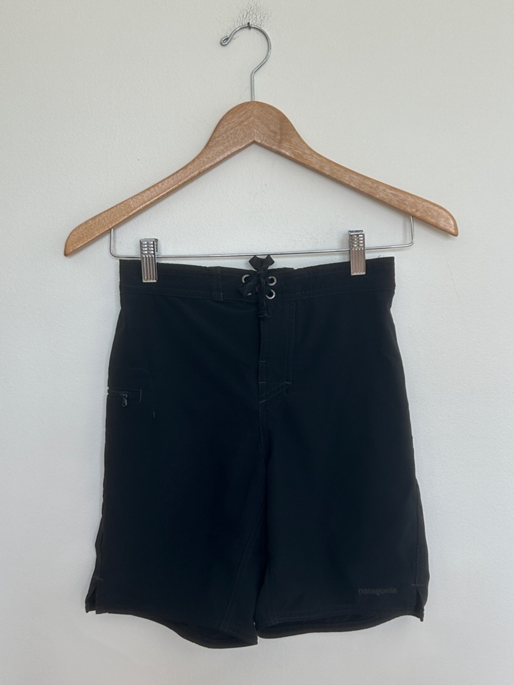 Patagonia‎ Boys Black Board Shorts Size Large 12